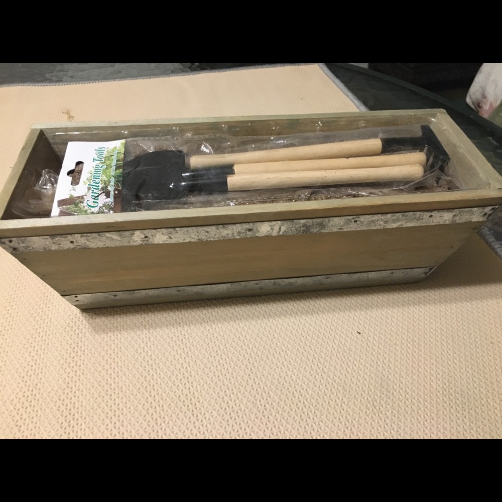 Herb Garden Wood Window Box With Tools NIP - Picture 5 of 6